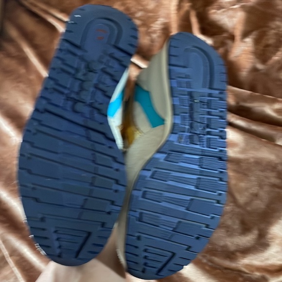 Gently Used Diadora Hanson size 8 Men’s - Picture 3 of 5